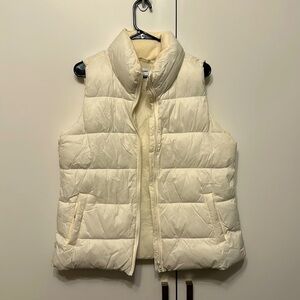 Old Navy Large cream puffer vest barely worn woman’s